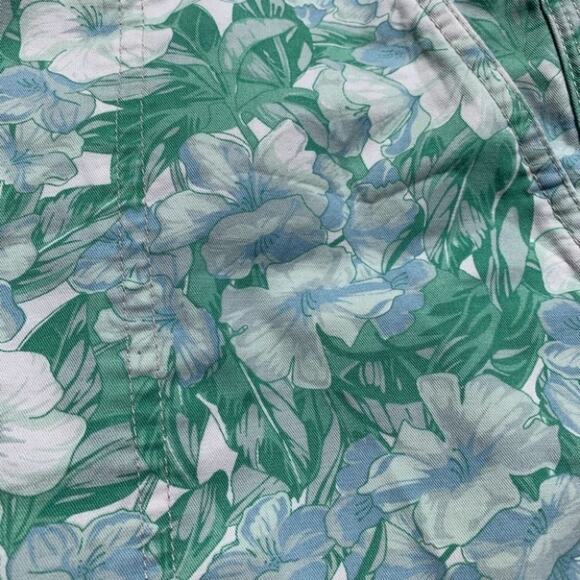 NWOT Gap Green Blue White Flower Shorts Size 2 Summer Spring Vacation Coastal - Picture 4 of 9